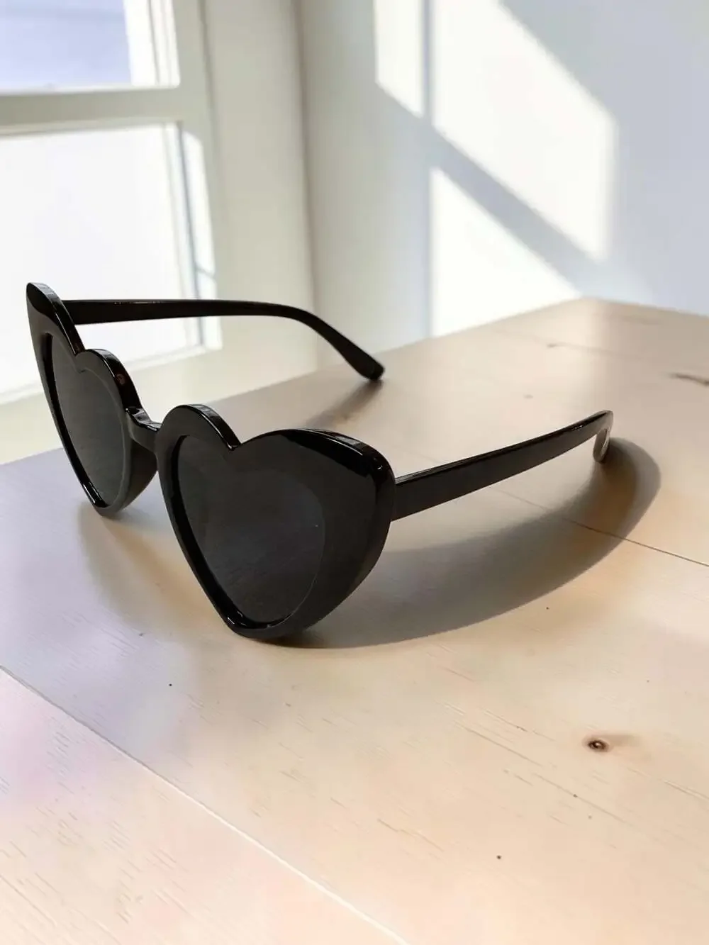 Heart-Shaped Cat Eye Retro Sunglasses